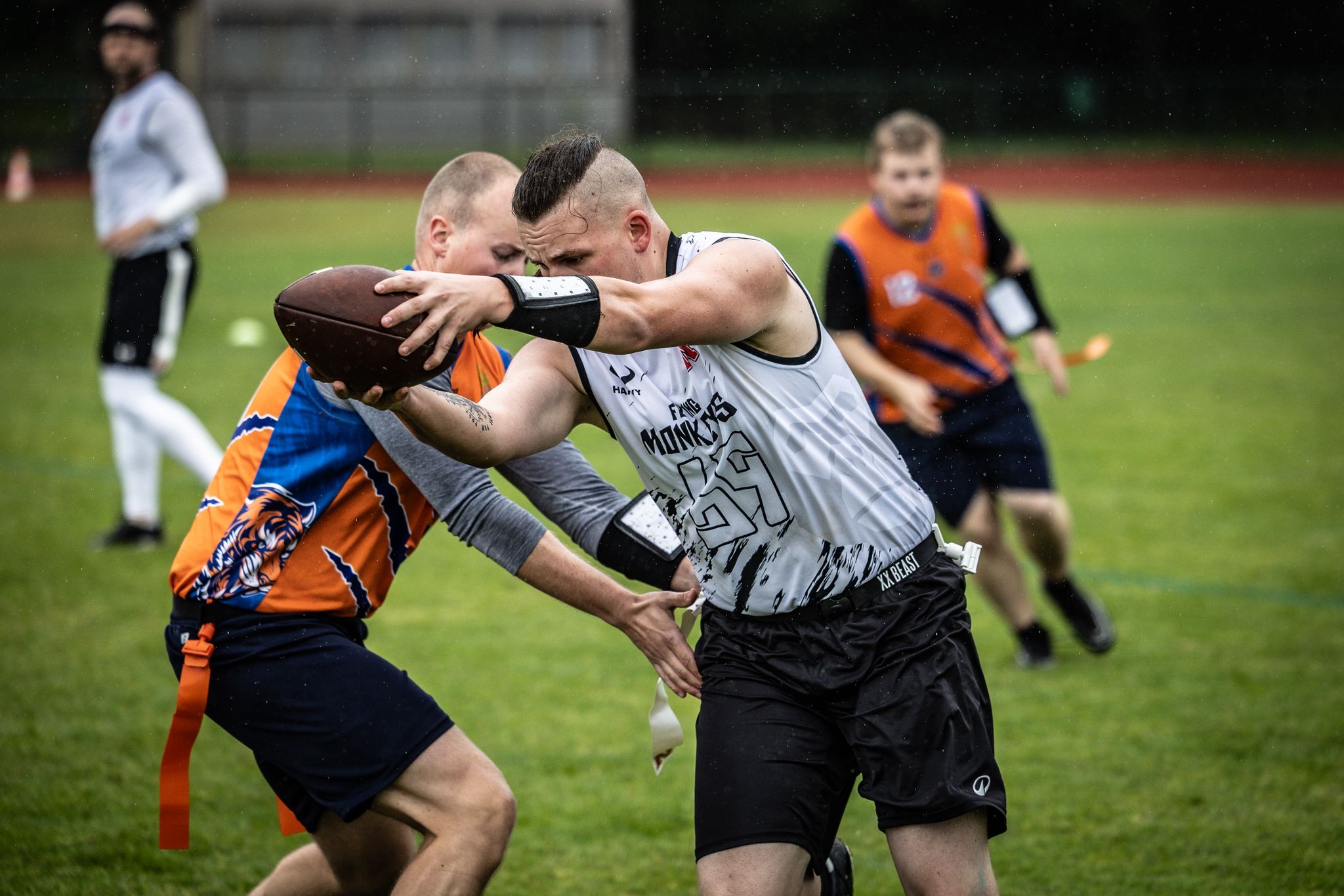 Norderstedt Flying Monkeys spielen Flagfootball im HARWY Trikot