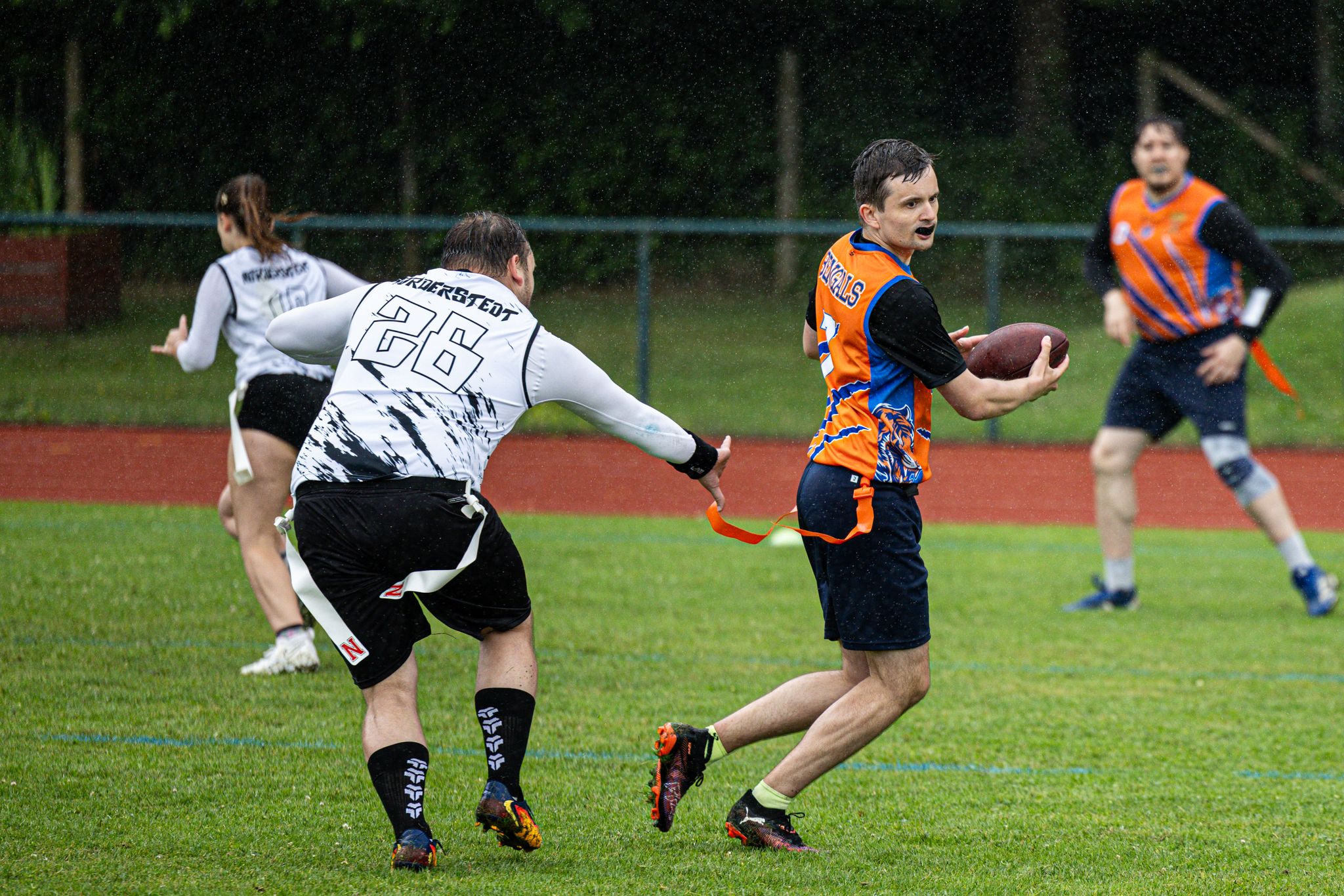 Norderstedt Flying Monkeys spielen Flagfootball im HARWY Trikot
